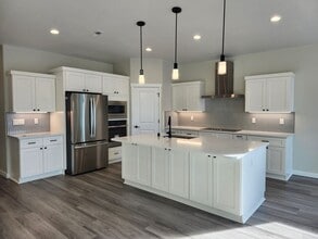Building Photo - 3 bed, 2 bath- Kennewick Location!