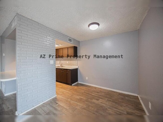 Building Photo - 5440 W Belleview St