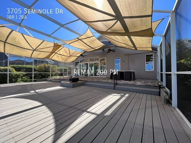 Building Photo - 3705 Seminole Dr