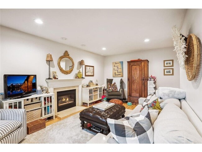 Building Photo - 4237 Ottawa Ave S