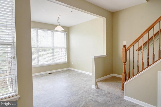 Building Photo - 160 Harpers Way