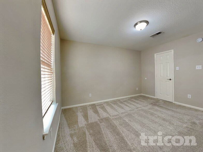 Building Photo - 8523 W Highlands Crossing