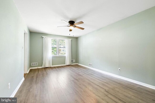 Building Photo - 13 Sturbridge Dr