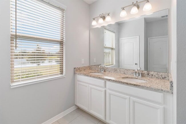 Building Photo - 1341 Clear Brook Pl