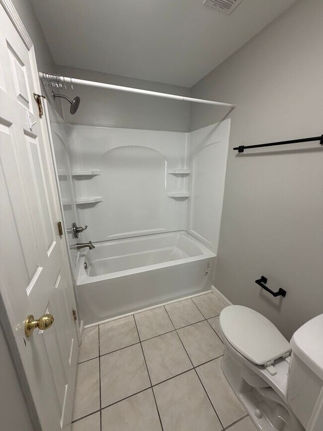 Building Photo - 2 Bedroom Brick Townhome in Franklin,TN's Desirable Hardison Hills Community