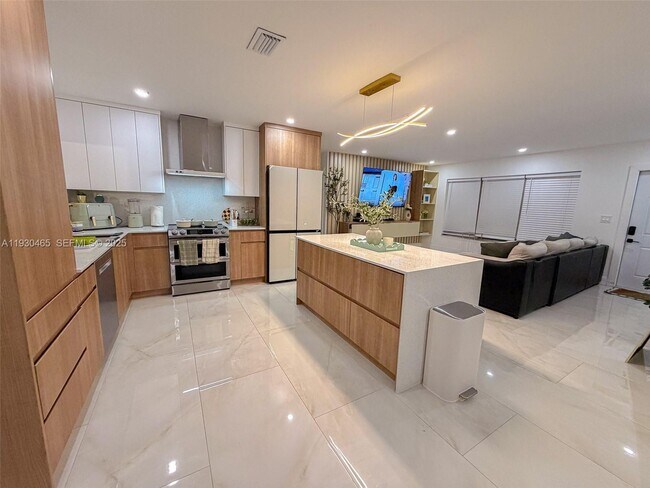 Building Photo - 7951 NW 37th Dr