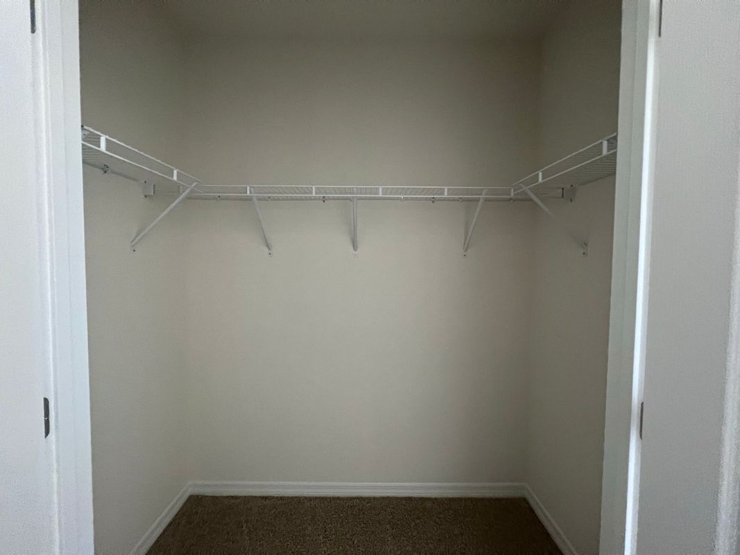 Building Photo - 1065 Blue Jay Dr