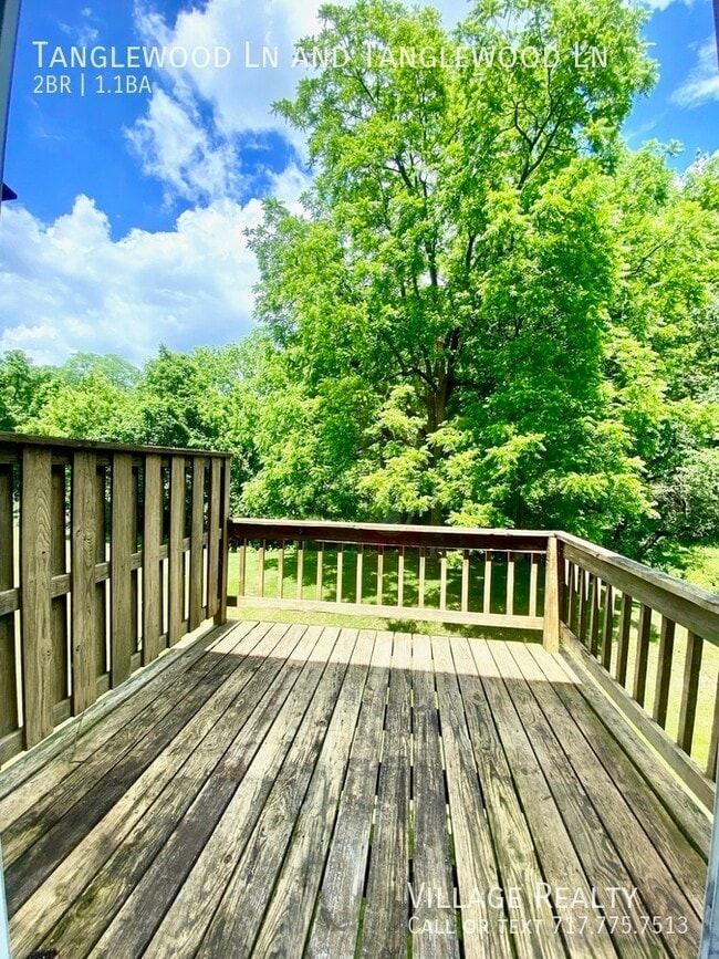 Building Photo - 442 Tanglewood Ln