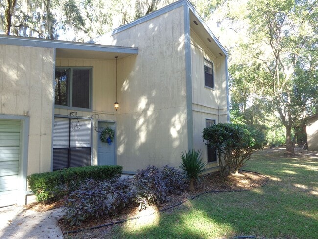 Building Photo - 3BR/2BA Home with Bonus/Game Room in Quiet Residential Neighborhood