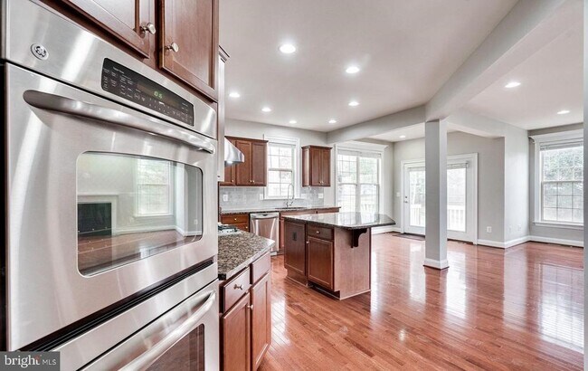 Building Photo - 42695 Macauley Place