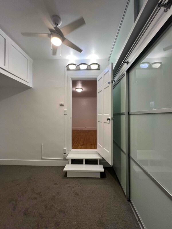 Building Photo - 3106 Broadway