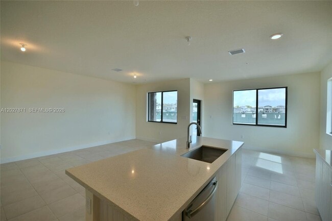Building Photo - 4700 NW 84th Ave