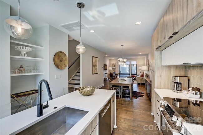 Building Photo - 1208 Minter Pl