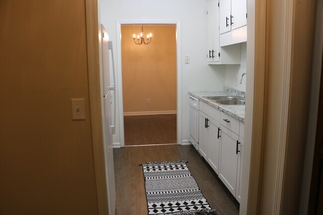 Primary Photo - 122 Oak Park Ct