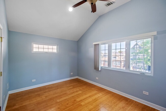 Building Photo - 1724 N Keeler Ave