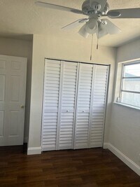 Building Photo - LARGE NEWLY RENOVATED 2 BEDROOM APARTMENTS