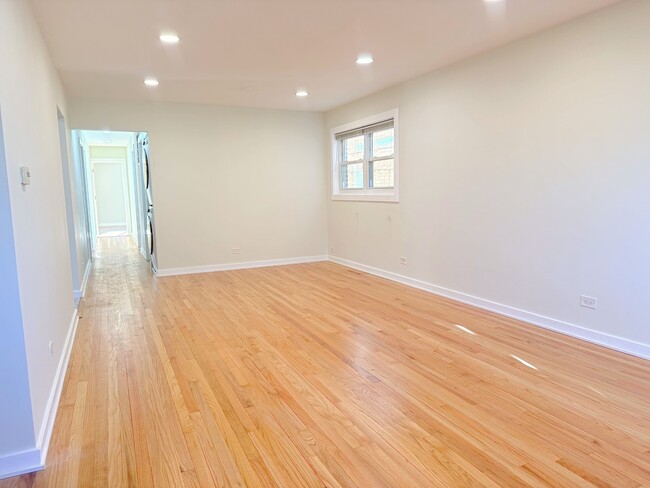 Building Photo - 2601 W Summerdale Ave
