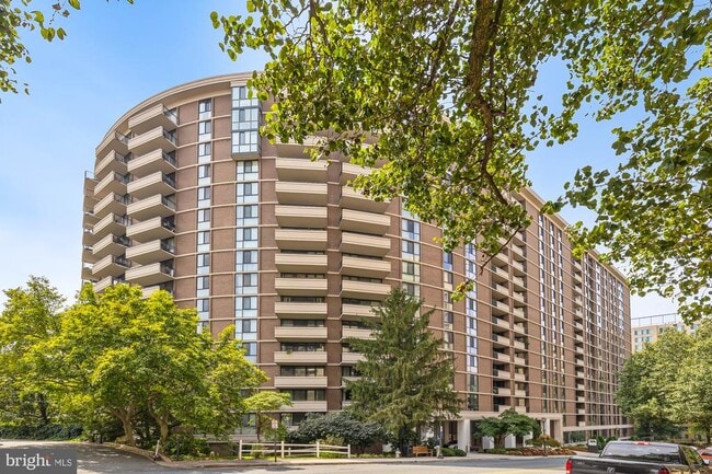 Building Photo - 4620 N Park Ave