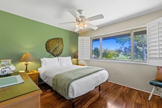 Building Photo - Sweeping Views! Rare and Peaceful 5-home e...