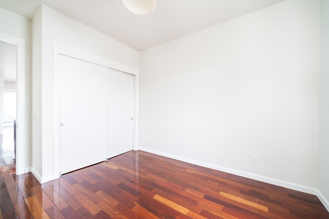 Building Photo - 386 Bergen Ave