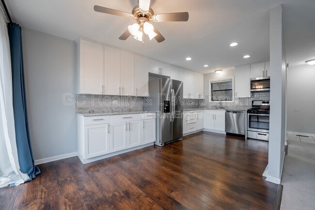Building Photo - 5850 Fresno Ct
