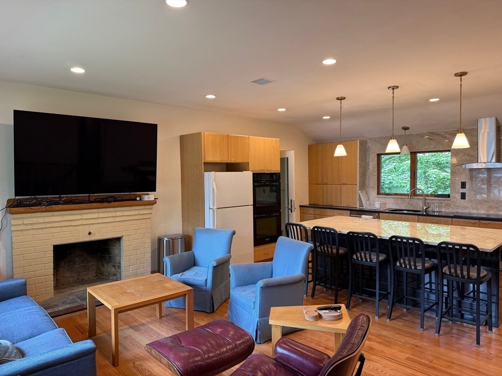Building Photo - 48 Spy Pond Ln