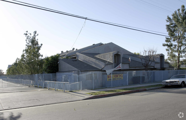 Building Photo - Osborne Gardens Apartments