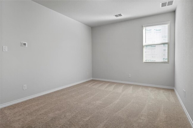 Building Photo - 241 Leeland Dr