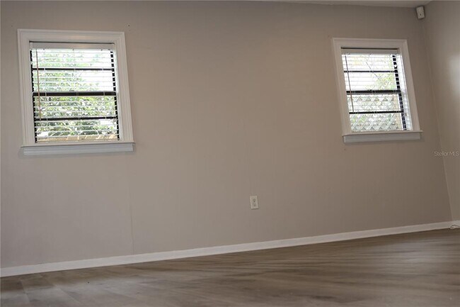 Building Photo - 3404 W Fielder St