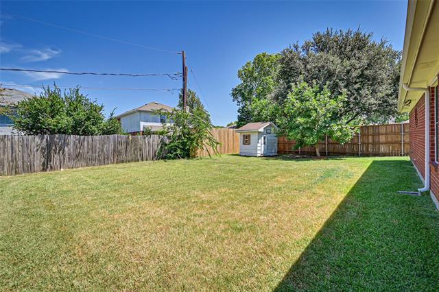 Building Photo - 907 Clear Creek Dr