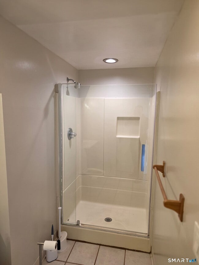 Building Photo - 22 Calvin Ave