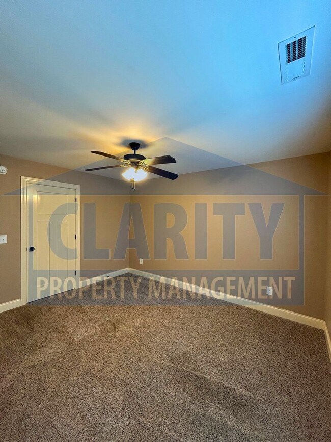 Building Photo - Modern 2-bedroom, 2.5-bath townhome