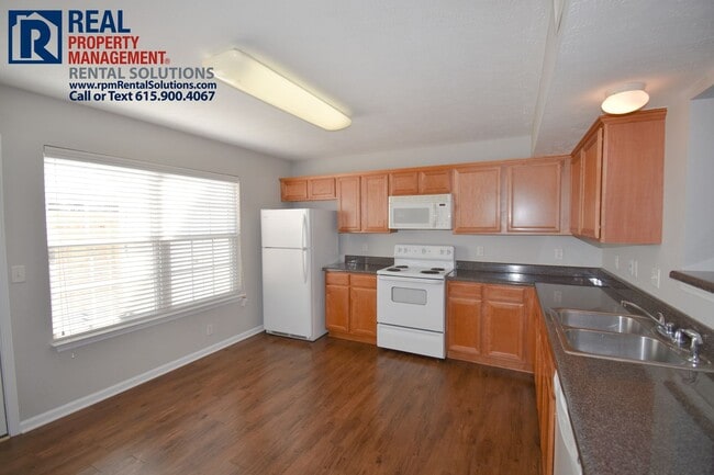 Building Photo - Adorable 2BR/2.5BA townhome in Murfreesboro, close to I-24!