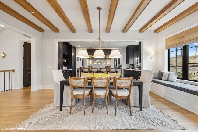 Building Photo - 1123 Pin Oak Dr