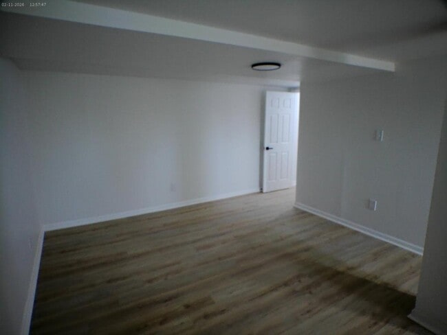 Building Photo - 2815 S Hawthorne Ave