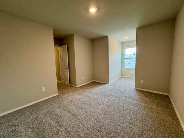 Building Photo - 3079 S Saline Aly