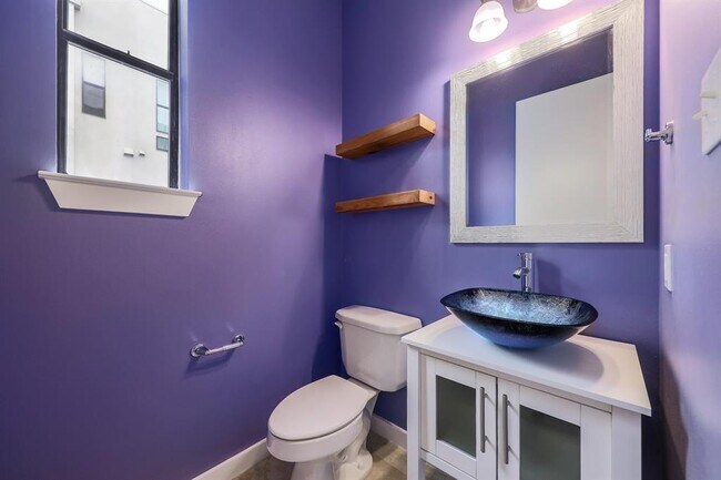 Building Photo - 6000 S Congress Ave