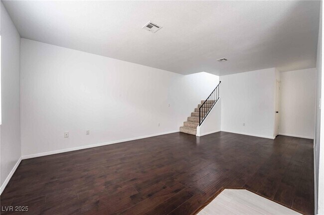Building Photo - 1133 Willow Tree Dr