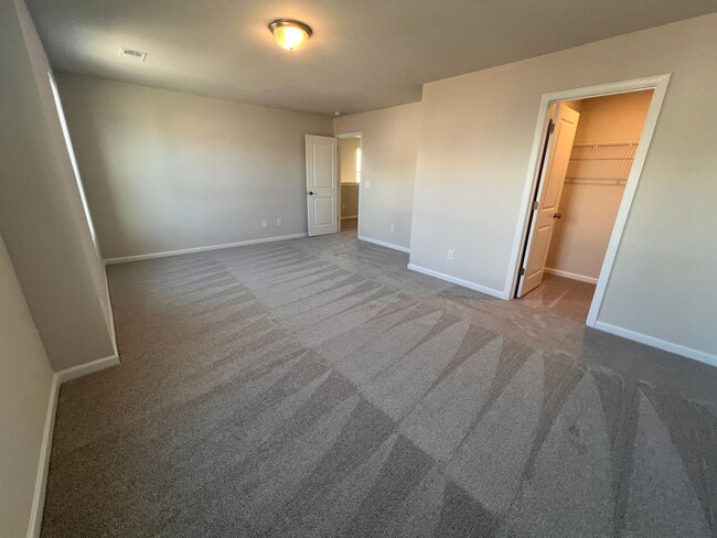 Building Photo - 828 Justify Lp
