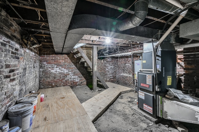 Building Photo - 314 N College Ave