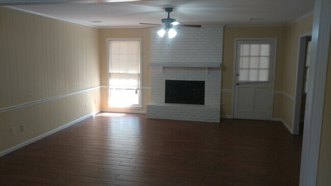 Building Photo - Nice 4 Bedroom 2 Bath Property Near Tuscaloosa/Cottondale Area