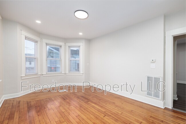 Building Photo - 120 Whiting St