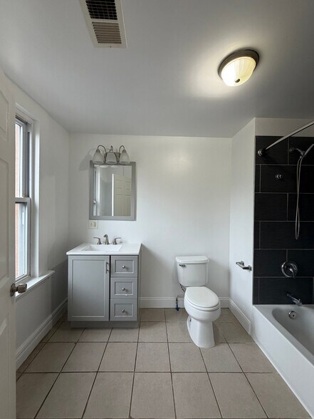 Building Photo - 58 S 13th St