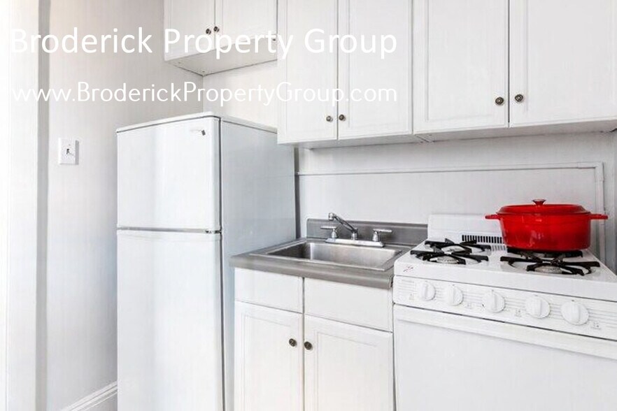 Building Photo - 83 Myrtle St