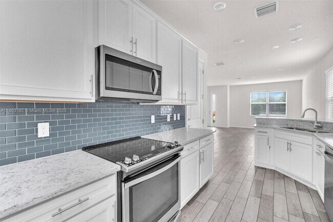Building Photo - 5040 Eucalyptus Dr