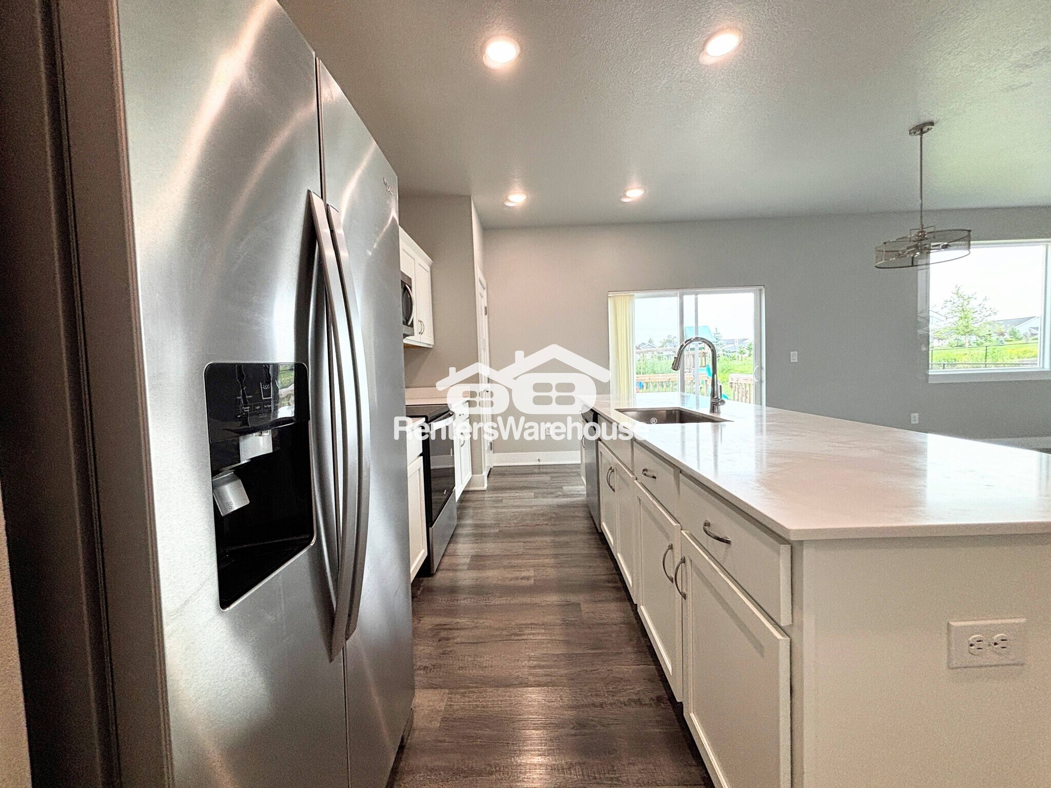 Building Photo - 15231 Deerview Dr