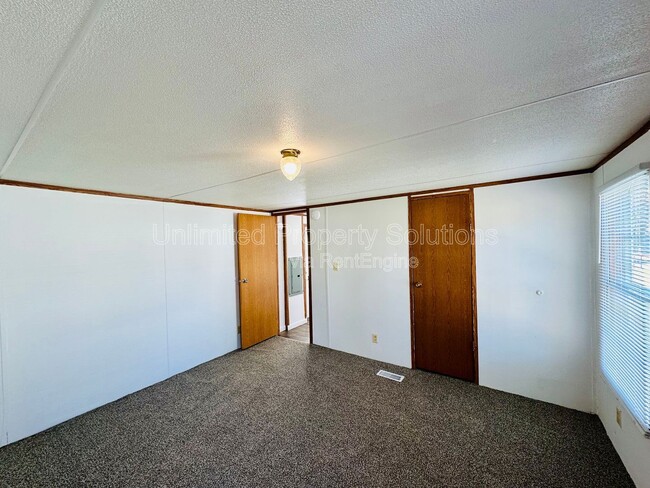 Building Photo - 120 Zack Cir