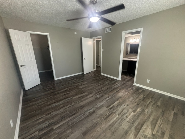 Building Photo - 531 Bedford Rd