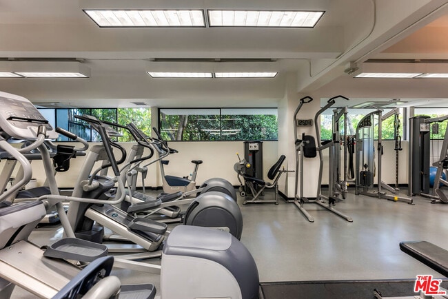 Building Photo - 2220 Ave of the Stars