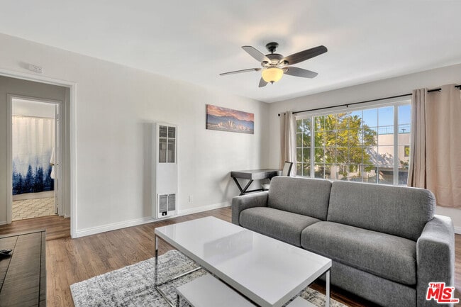 Building Photo - 932 Wilcox Ave